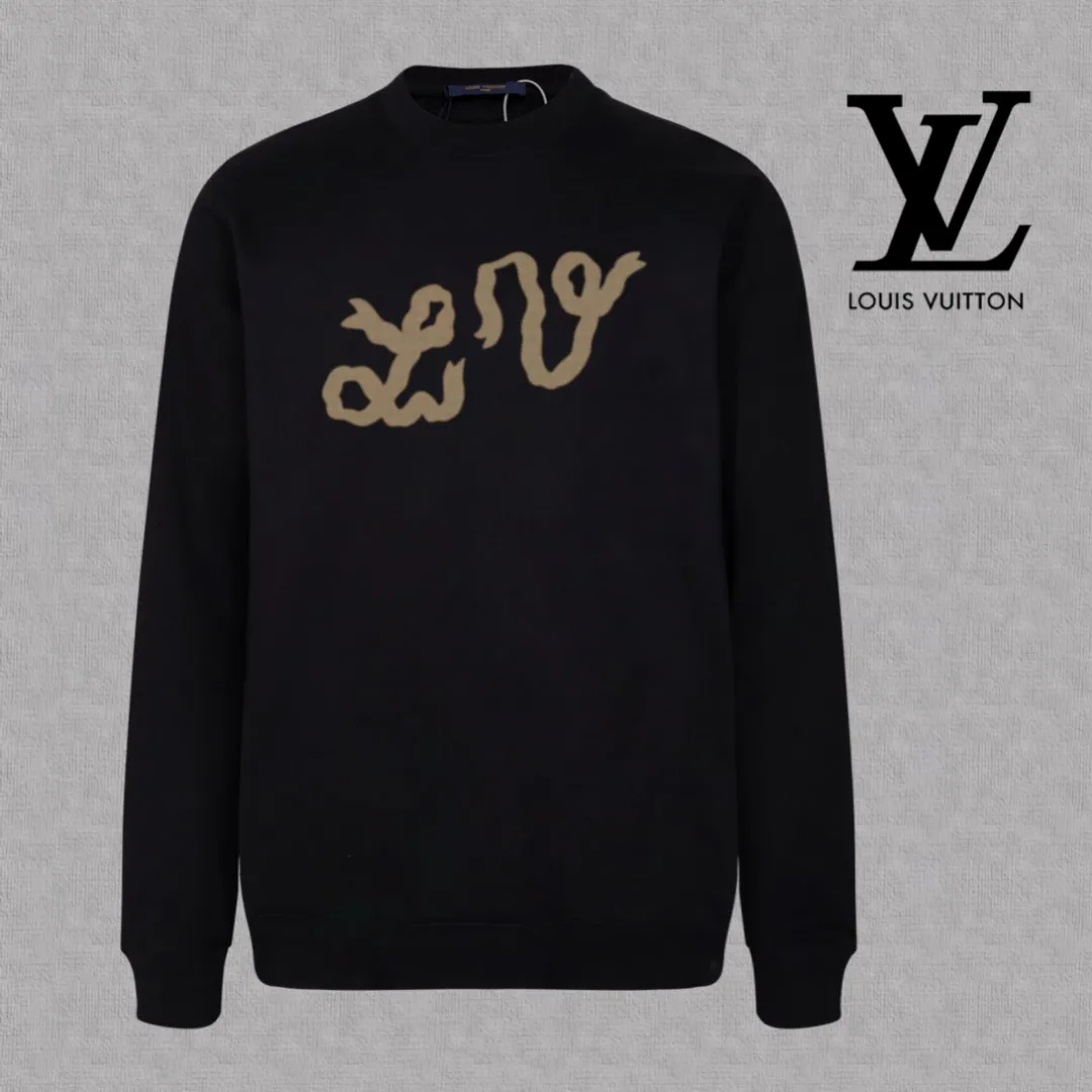 🅿️250 hot style on the shelves🔥❗ 💫〖Louis Vuitton LV〗 Fashionable round neck sweatshirt, casually matched with various styles, it is perfectly handsome😎The whole dress is made of double waistcoats, which makes the whole dress more three-dimensional. Not ordinary factories can do such fine work. The 2025 spring style counters are on sale, exquisite round neck terry sweatshirt, high-end double-strand pure cotton Customized drawstring ribs are dyed in the same vat and are complete with three standards. The chest craftsmanship adopts a simple and elegant pattern on the chest, which is easy to control for any age group! Fit and comfortable! Customized thickened 440g terry sweatshirt fabric, soft and comfortable to the touch, with a three-dimensional shape! 🙌🏻 It’s also very breathable, so it’s a versatile style that can be worn with any outfit! ✔Color: Black White Apricot Size: S M L XL 2XL